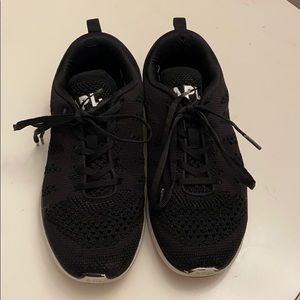 APL Black Sneaker